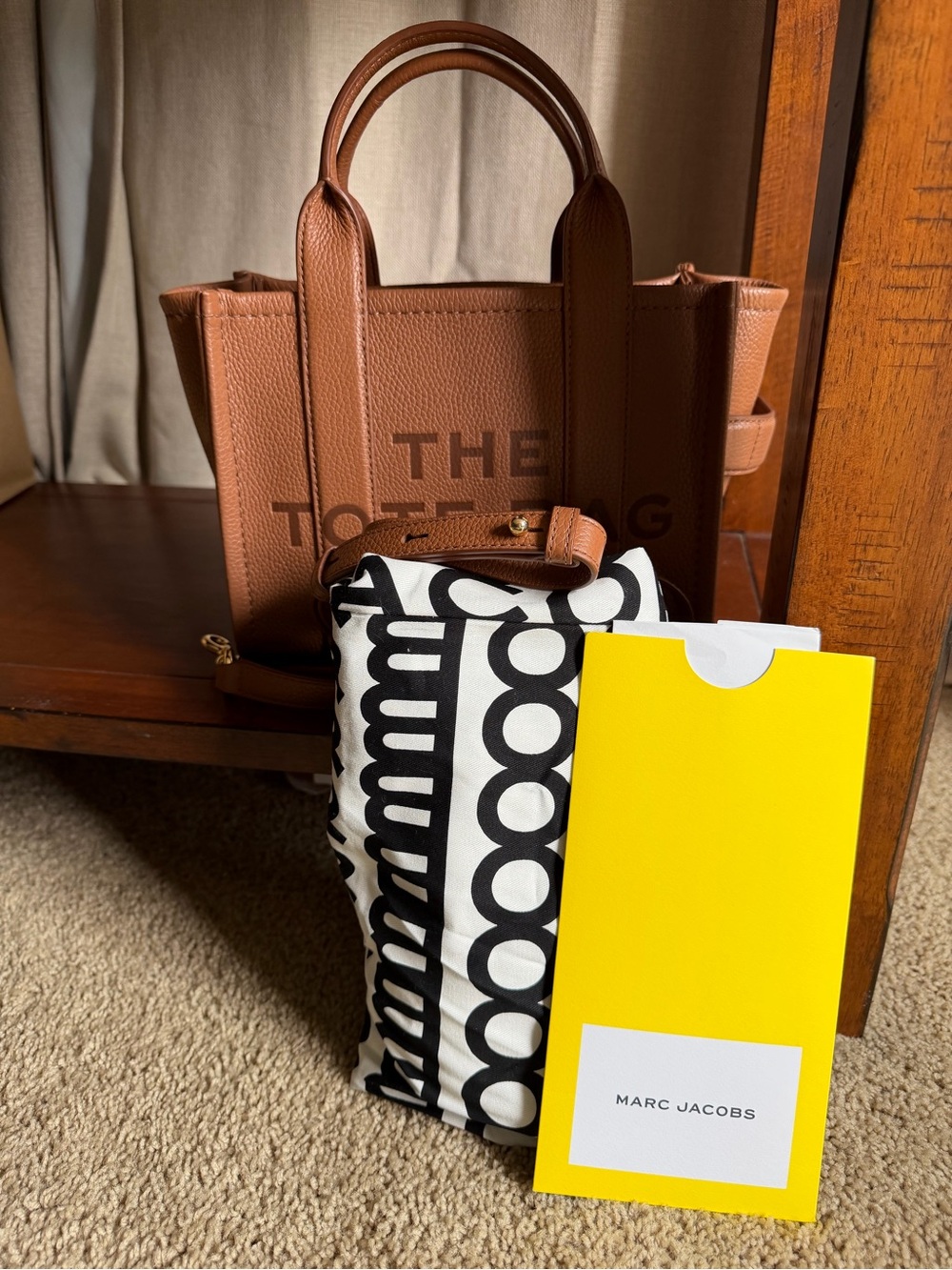Marc Jacob Leather THE TOTE BAG in Argan Oil